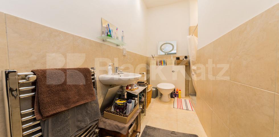 			New Instruction, 1 Bedroom, 1 bath, 1 reception Flat			 Highbury New Park, HIGHBURY 